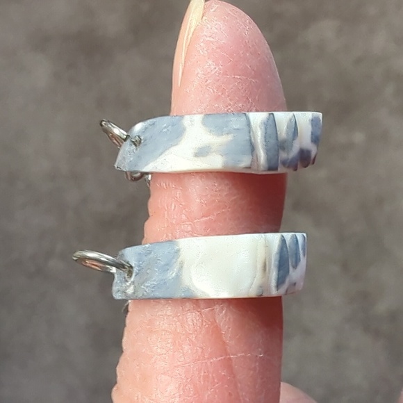 Shell earrings - Picture 2 of 5